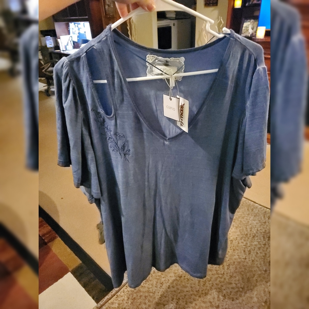 NEW! Plus Size Top